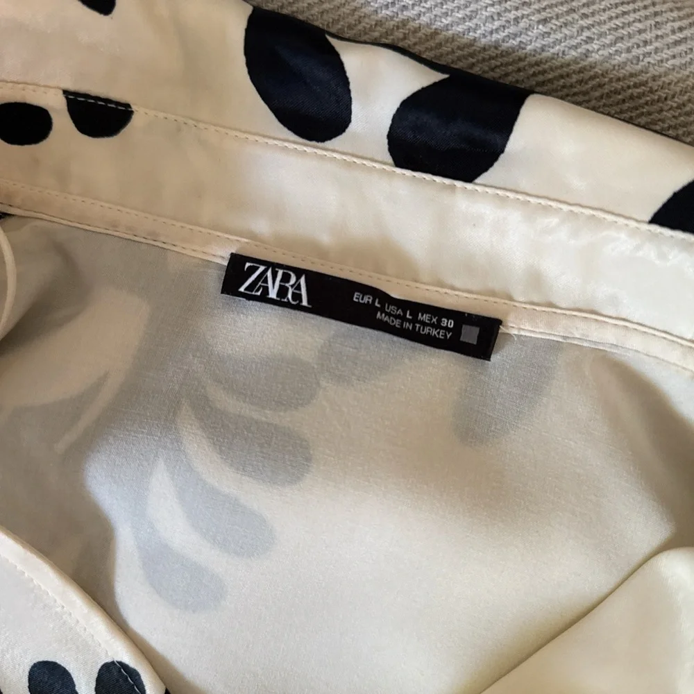 Zara Monochrome Floral Wrap Dress - Picture 3 of 3